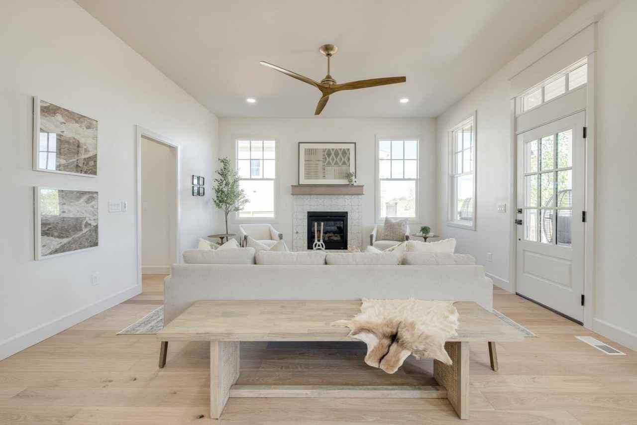 18434 Sweetwater Ln - Photo 7 of 23