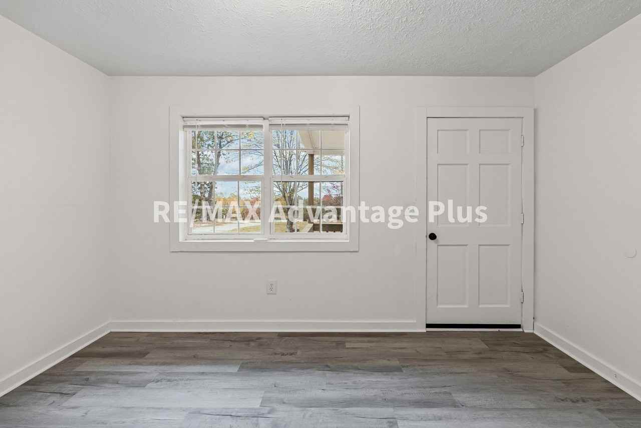 247 Elam Rd - Photo 3 of 19