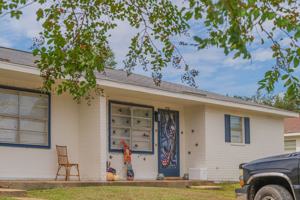 featured image of 530 Cecil Ln