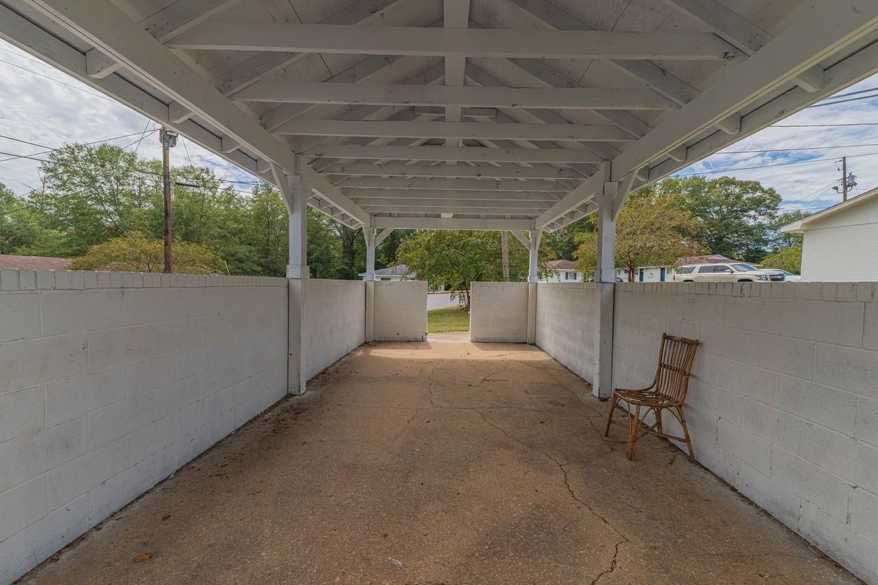 530 Cecil - Photo 3 of 18