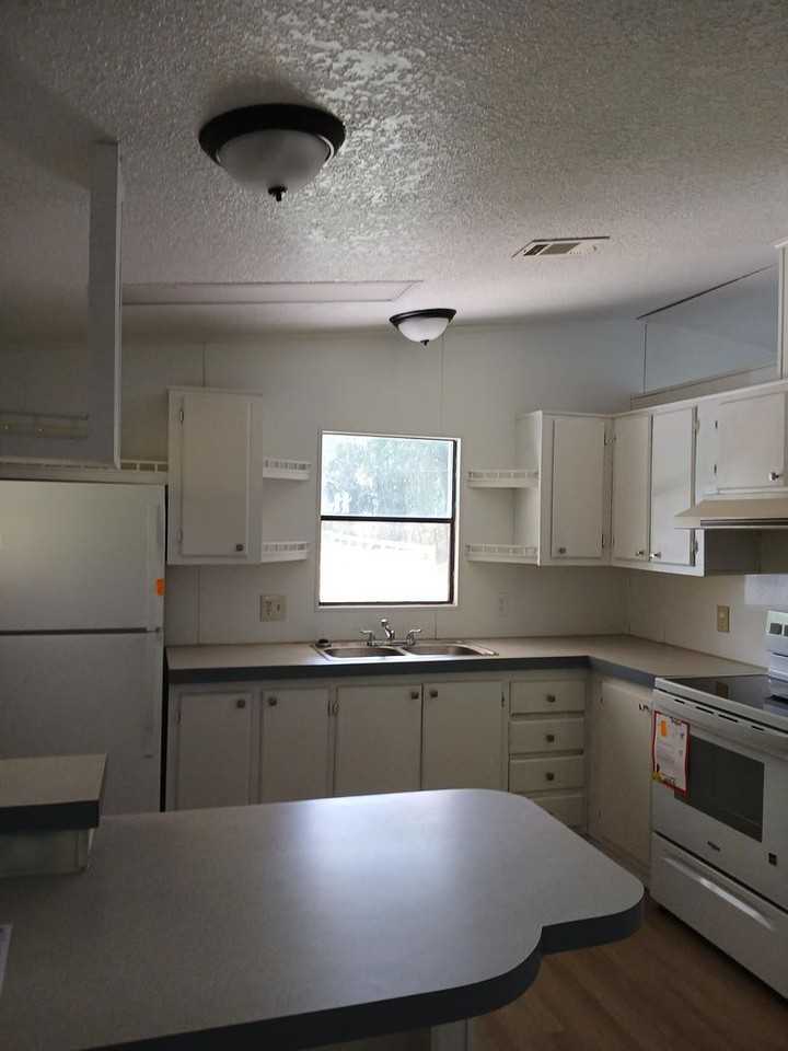 18709 16th Ave - Photo 3 of 9