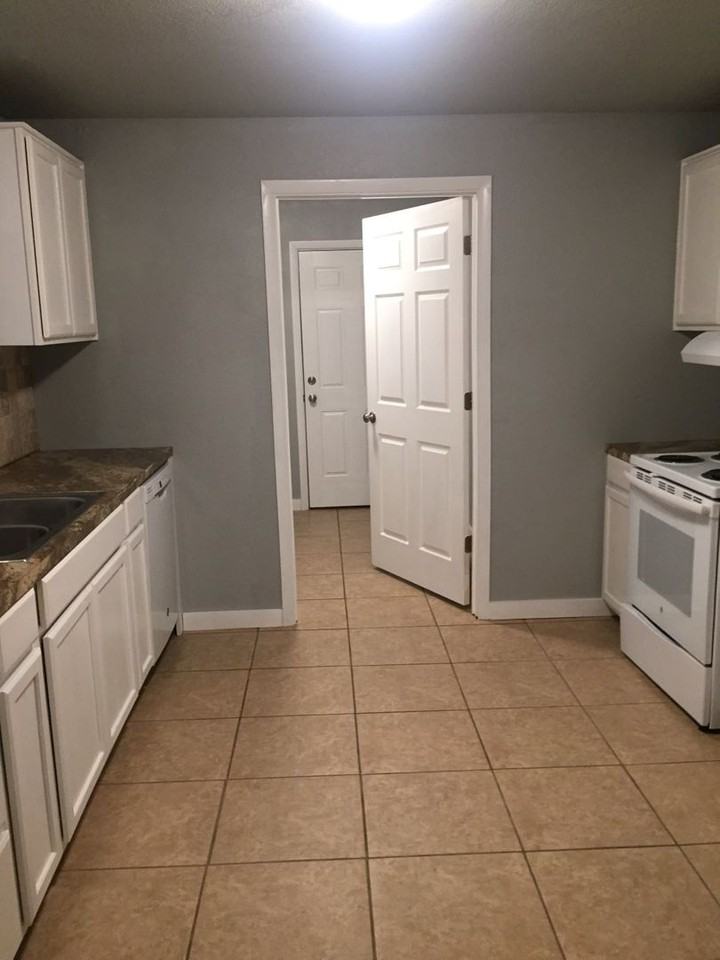 1123 West Maple Avenue - Photo 5 of 23