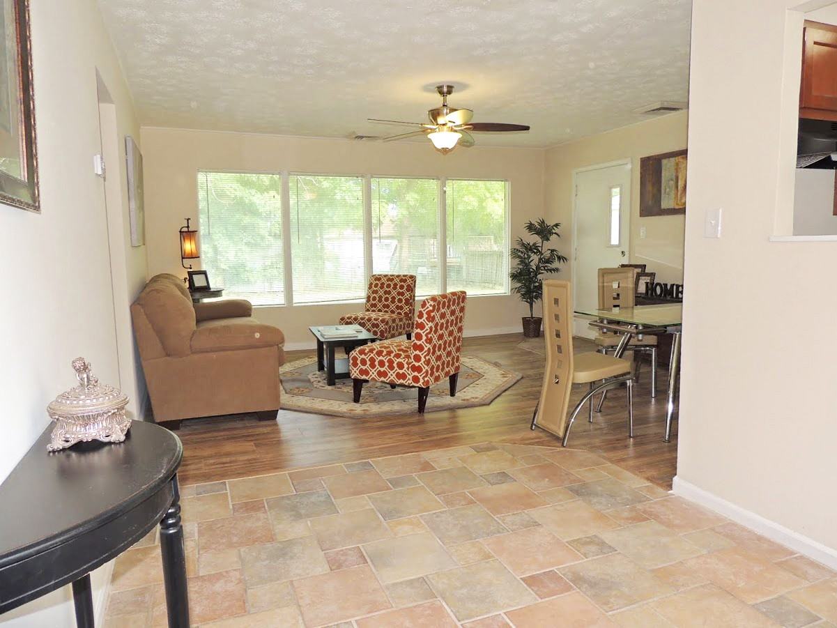 9468 W Ridgewood Dr - Photo 2 of 10