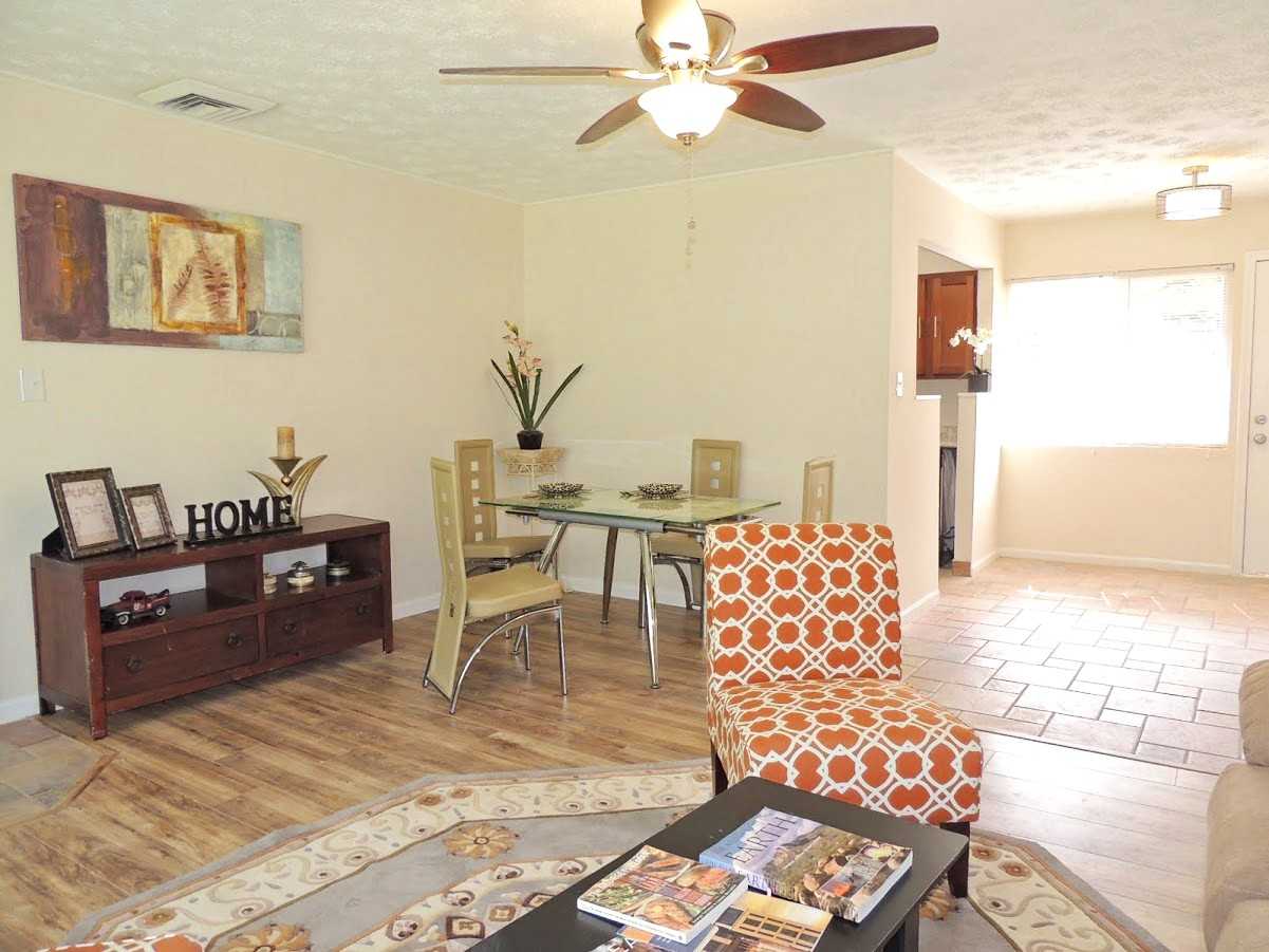 9468 W Ridgewood Dr - Photo 3 of 10