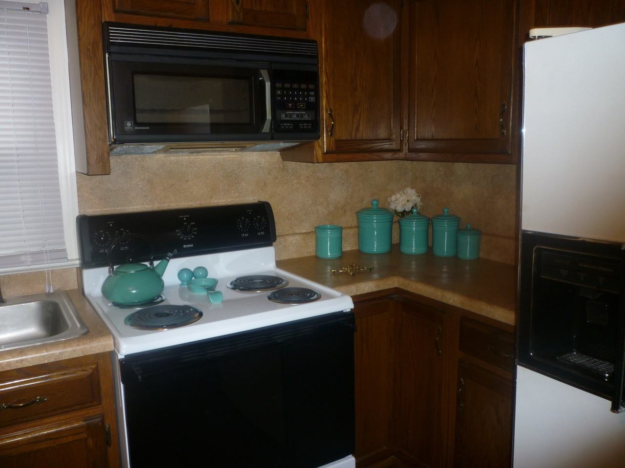 1645 Manakin Rd - Photo 2 of 6