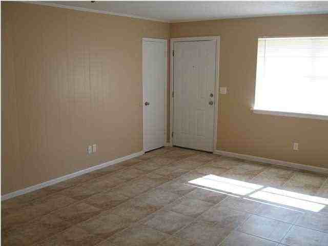 537 Hickory Ave - Photo 3 of 12