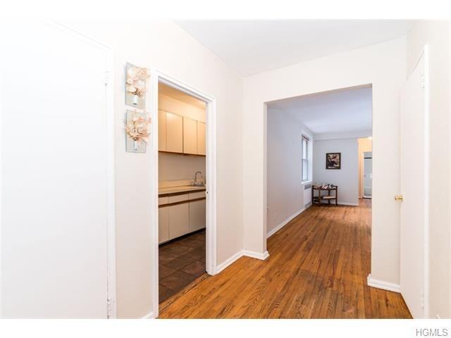 780 Bronx River Rd - Photo 3 of 12
