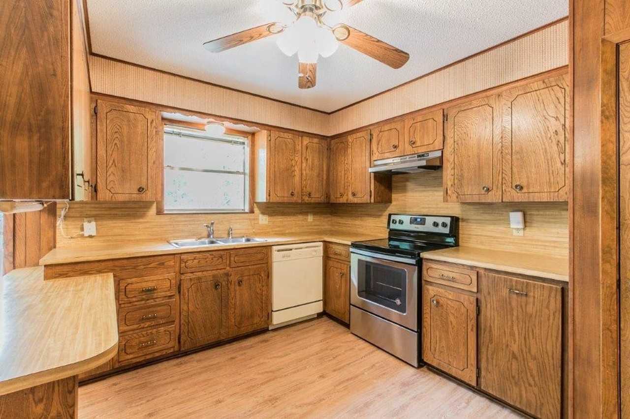 605 E 27th Ave - Photo 5 of 24