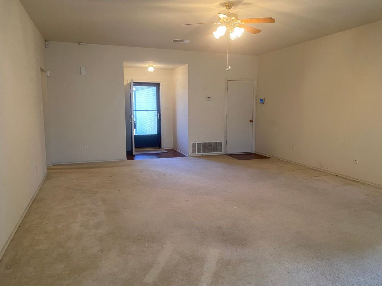 1712 Freedom Loop - Photo 2 of 21