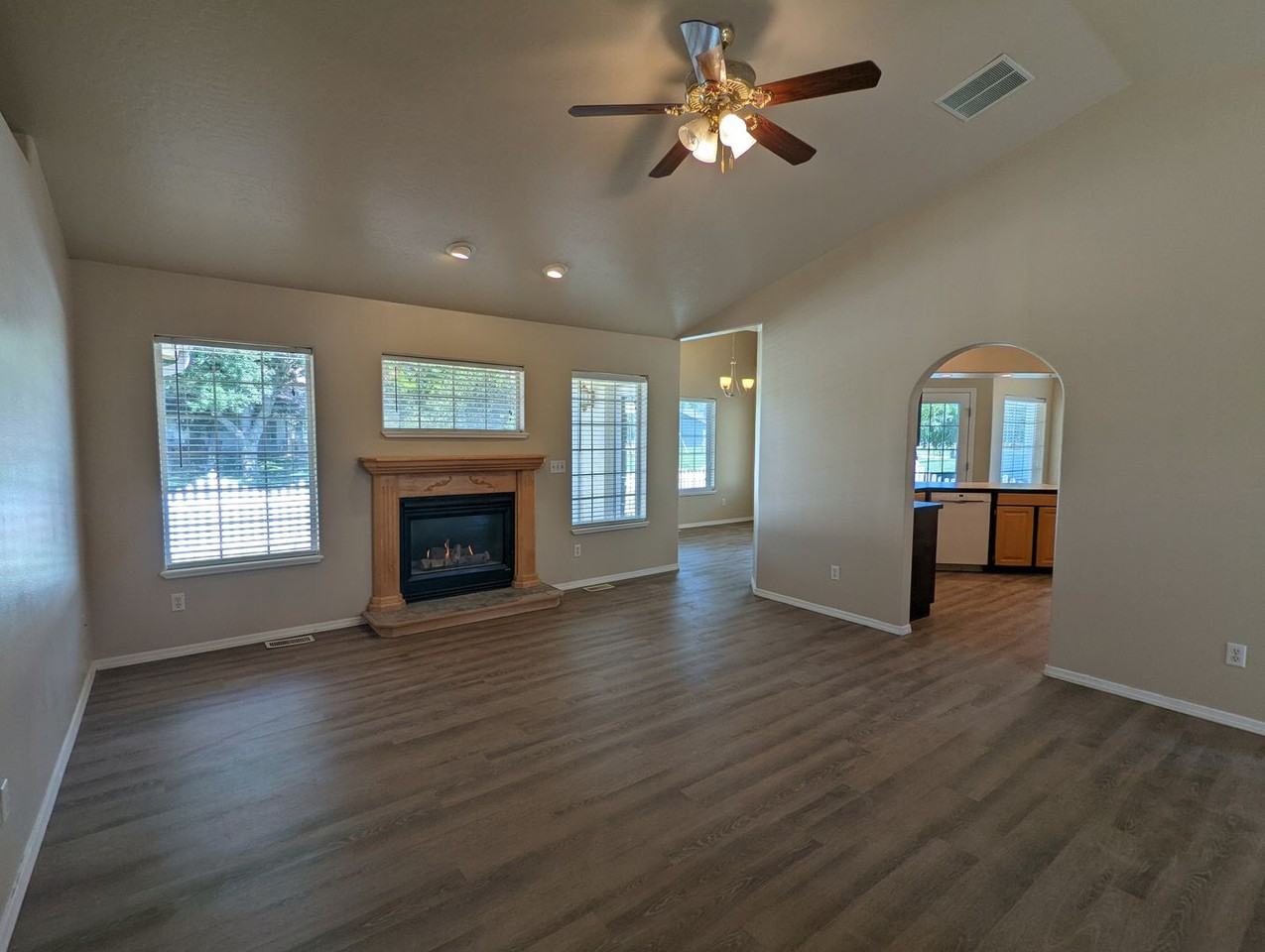 1546 Brookside Loop - Photo 3 of 29