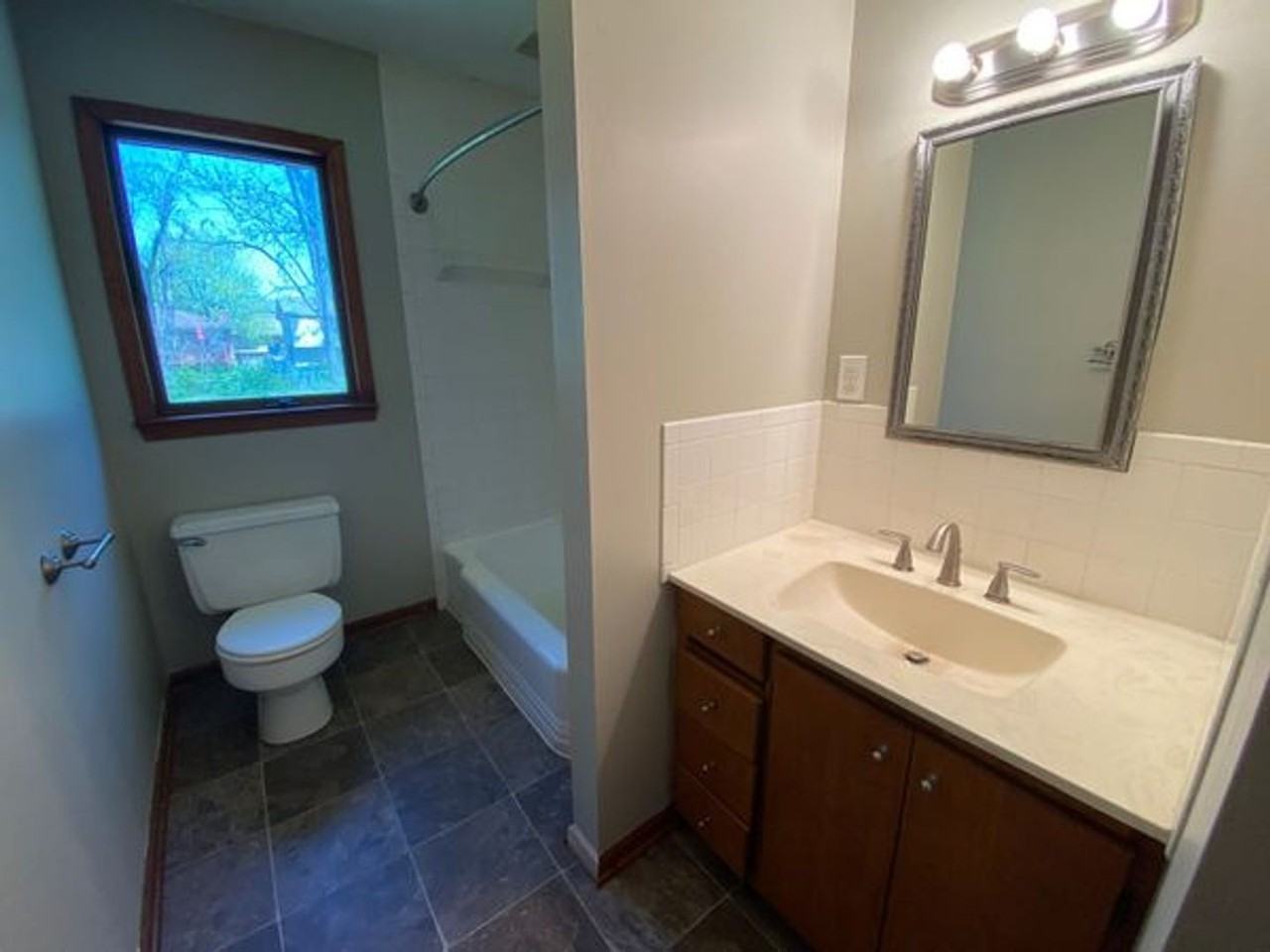 11418 E 59th St - Photo 6 of 7