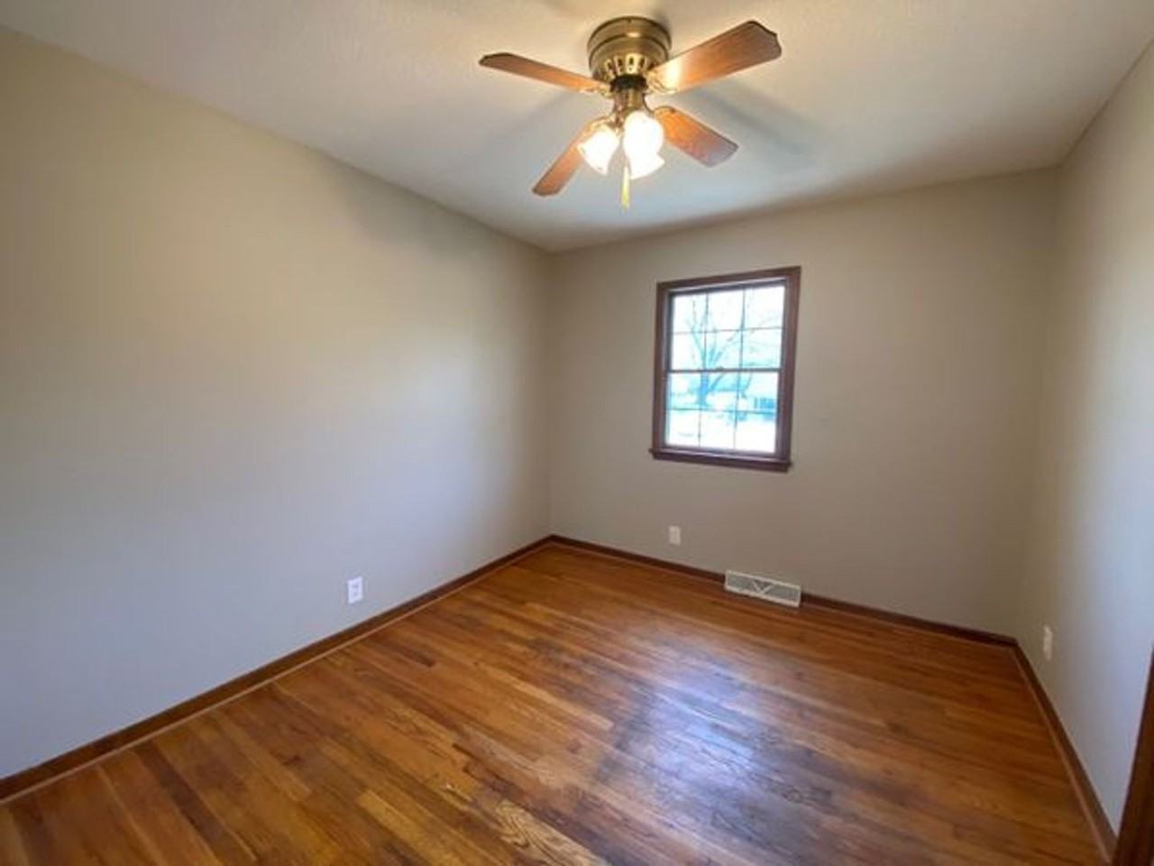 11418 E 59th St - Photo 7 of 7