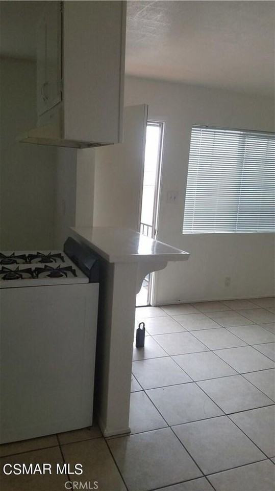 149 West C Street #B - Photo 4 of 8