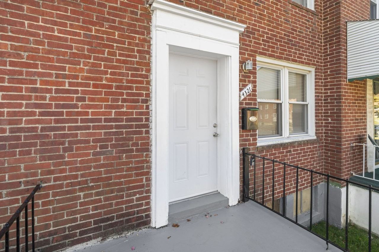 4321 Eldone Road - Photo 4 of 26