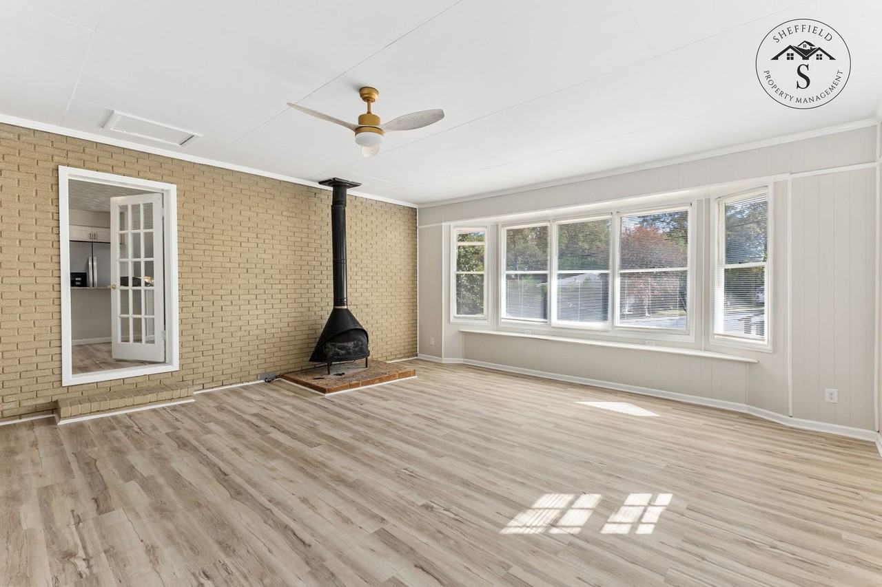 5511 Canberra Ave - Photo 6 of 20