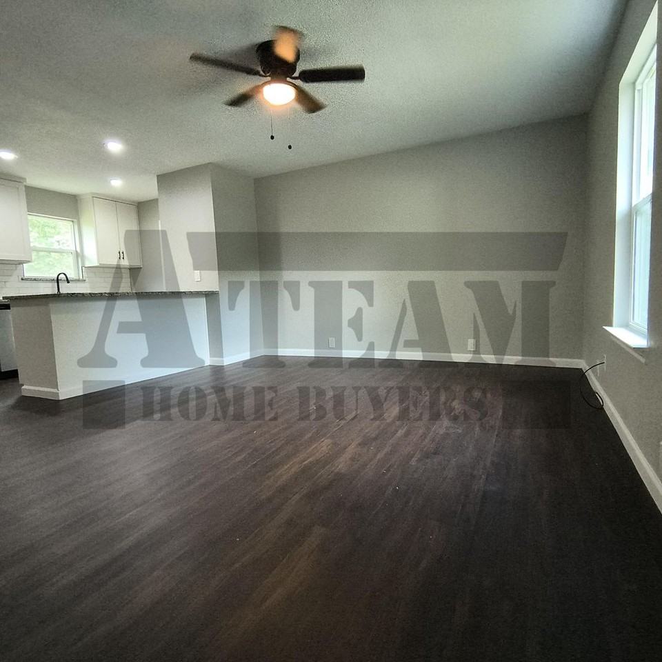 305 N Wilson St - Photo 2 of 21