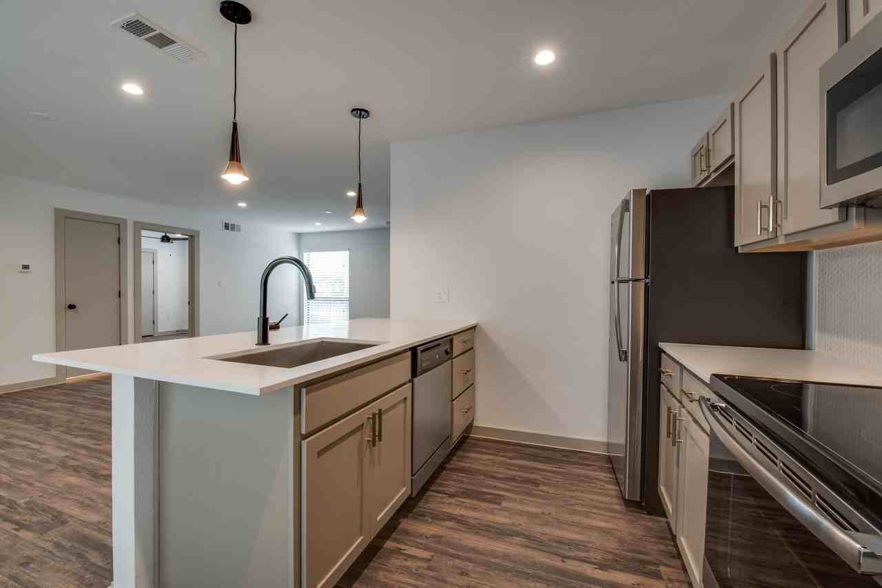 Chateau On Victor - Photo 7 of 14