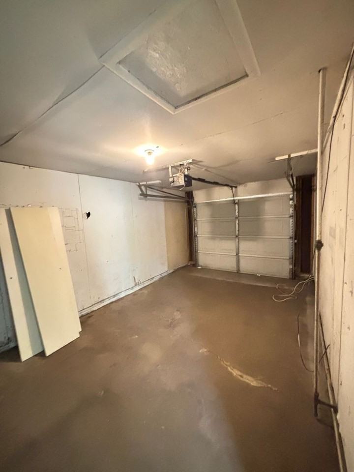 402 Dodson Dr S - Photo 3 of 10