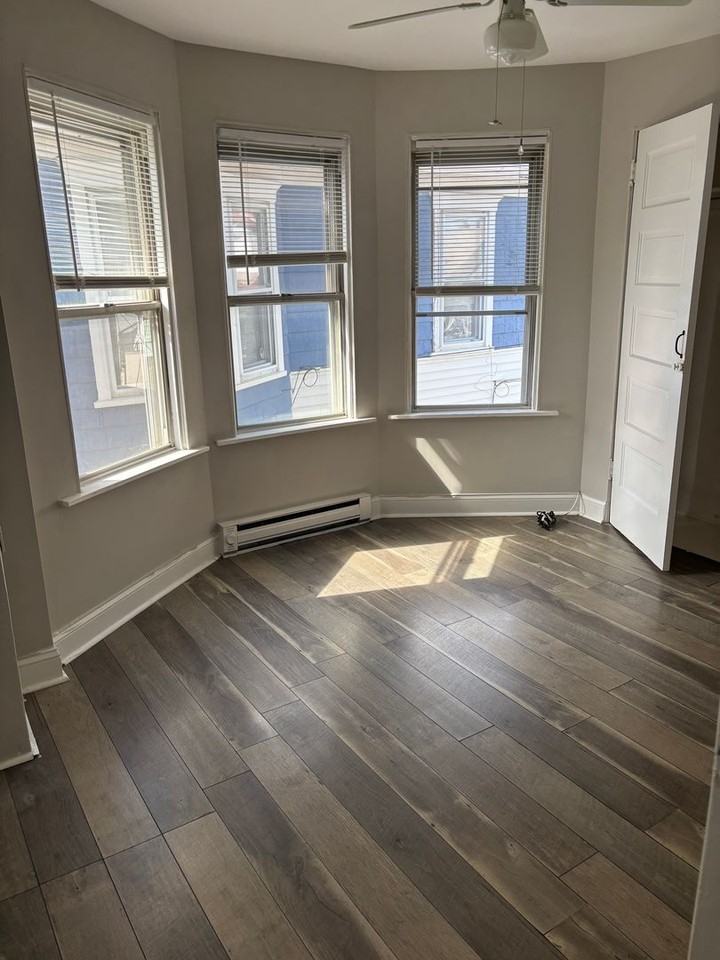 117 White Ave - Photo 3 of 32