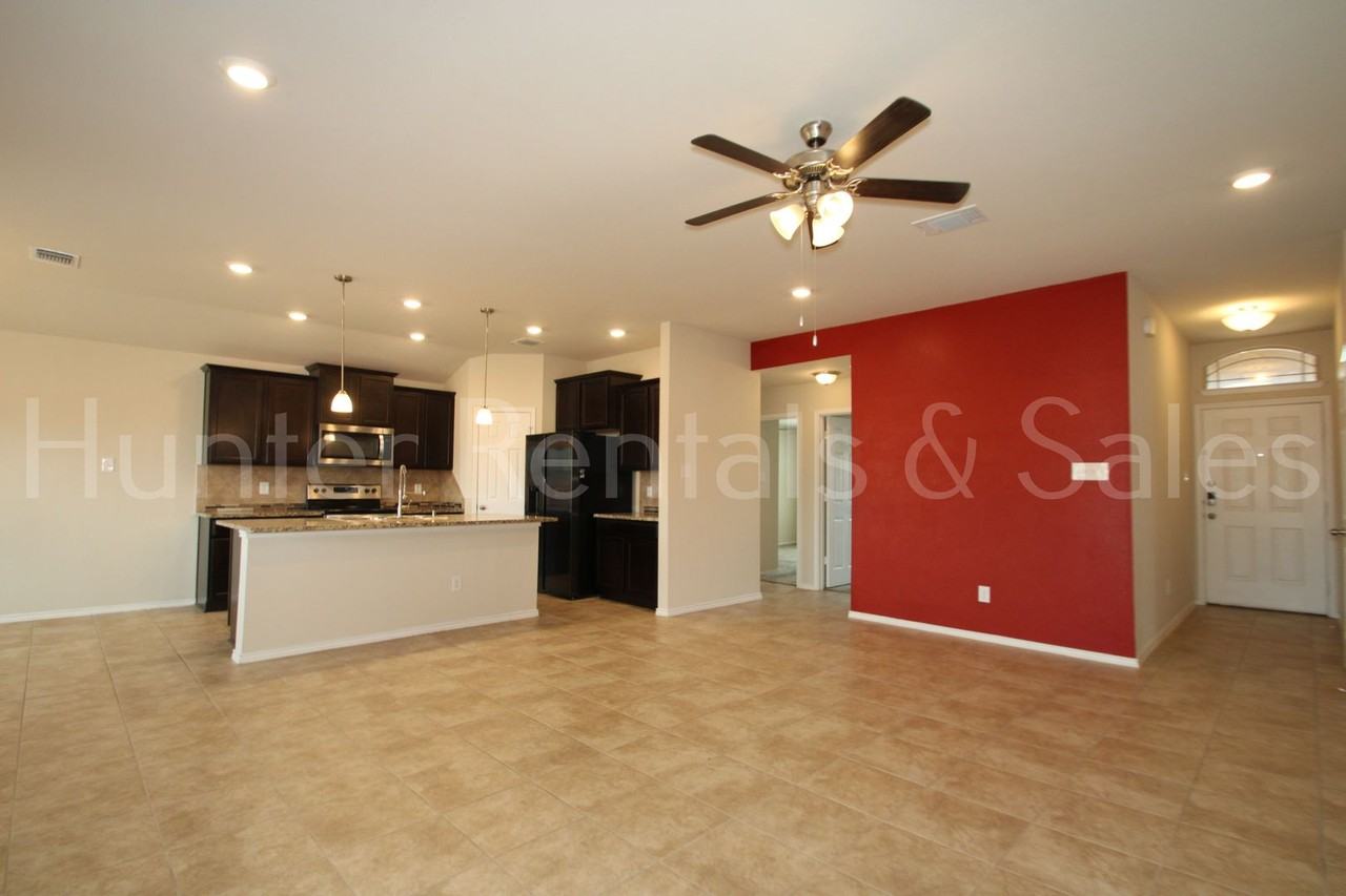 305 Saddleback Trl - Photo 6 of 27