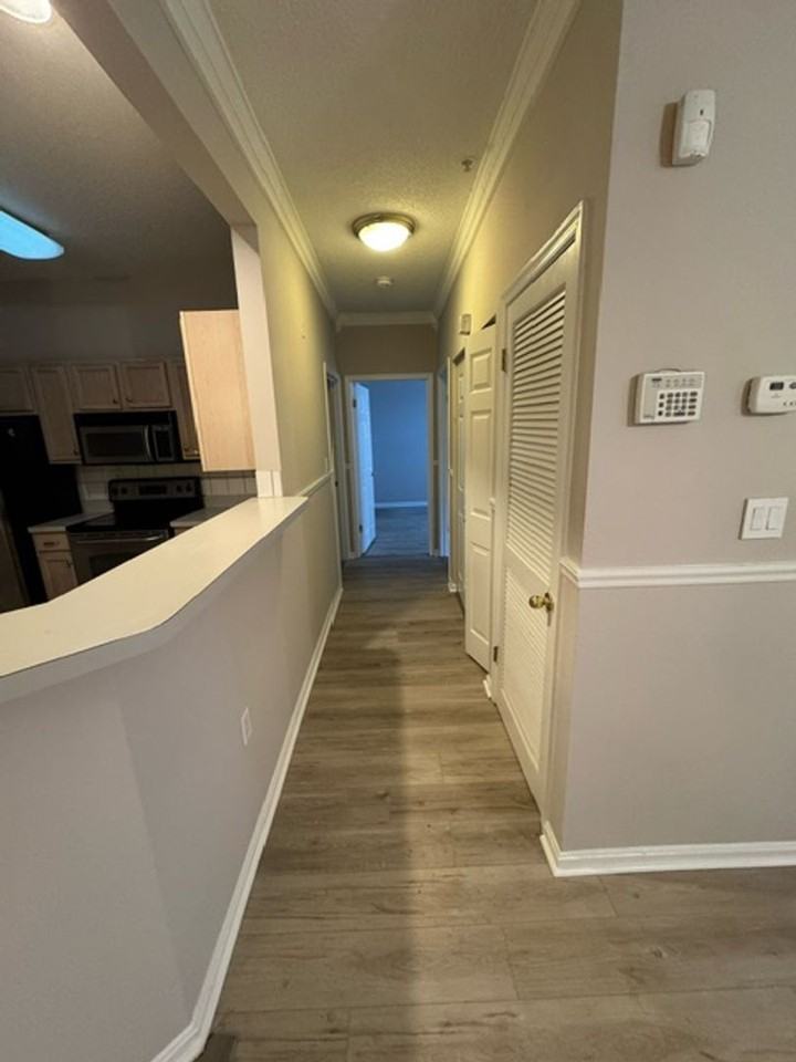 7111 Sandown Cir - Photo 7 of 18