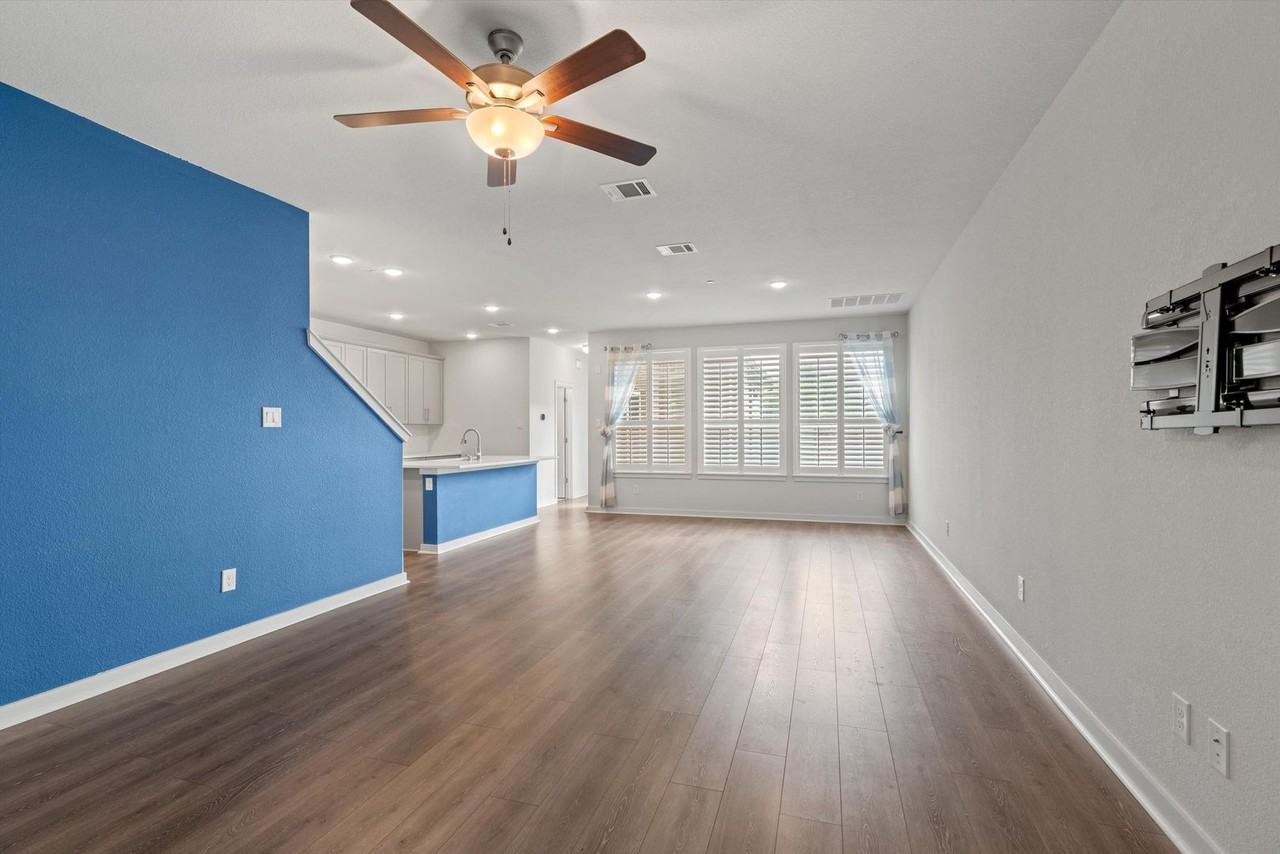 2500 Forest Creek Dr #302 - Photo 3 of 27