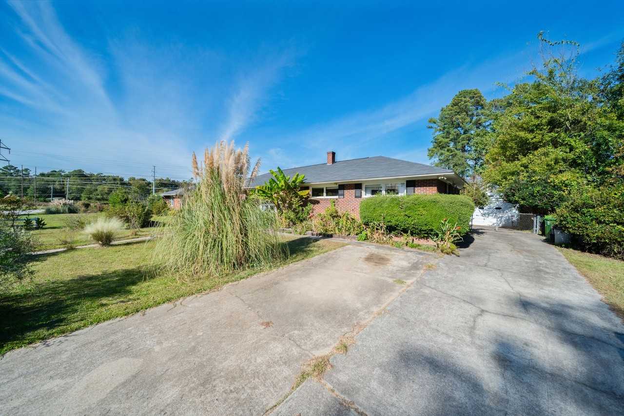 820 Skyland Dr - Photo 2 of 19