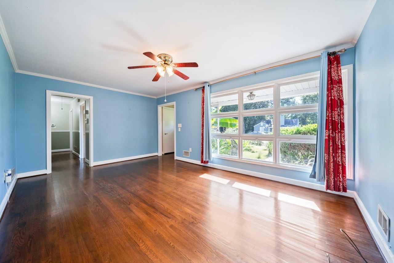 820 Skyland Dr - Photo 3 of 19