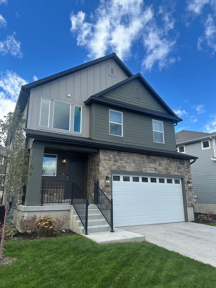 1031 N Devers Dr - Photo 3 of 48