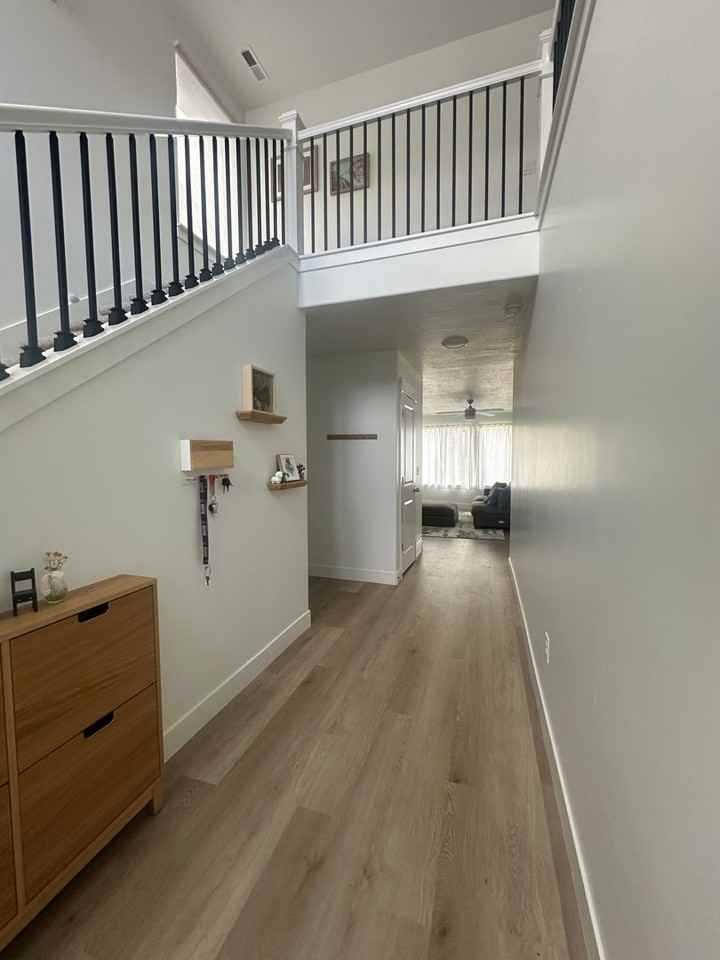 1031 N Devers Dr - Photo 5 of 48