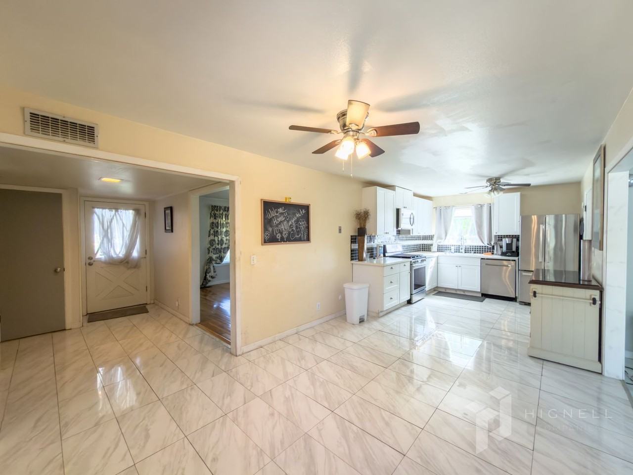 1094 Manzanita Avenue - Photo 2 of 19