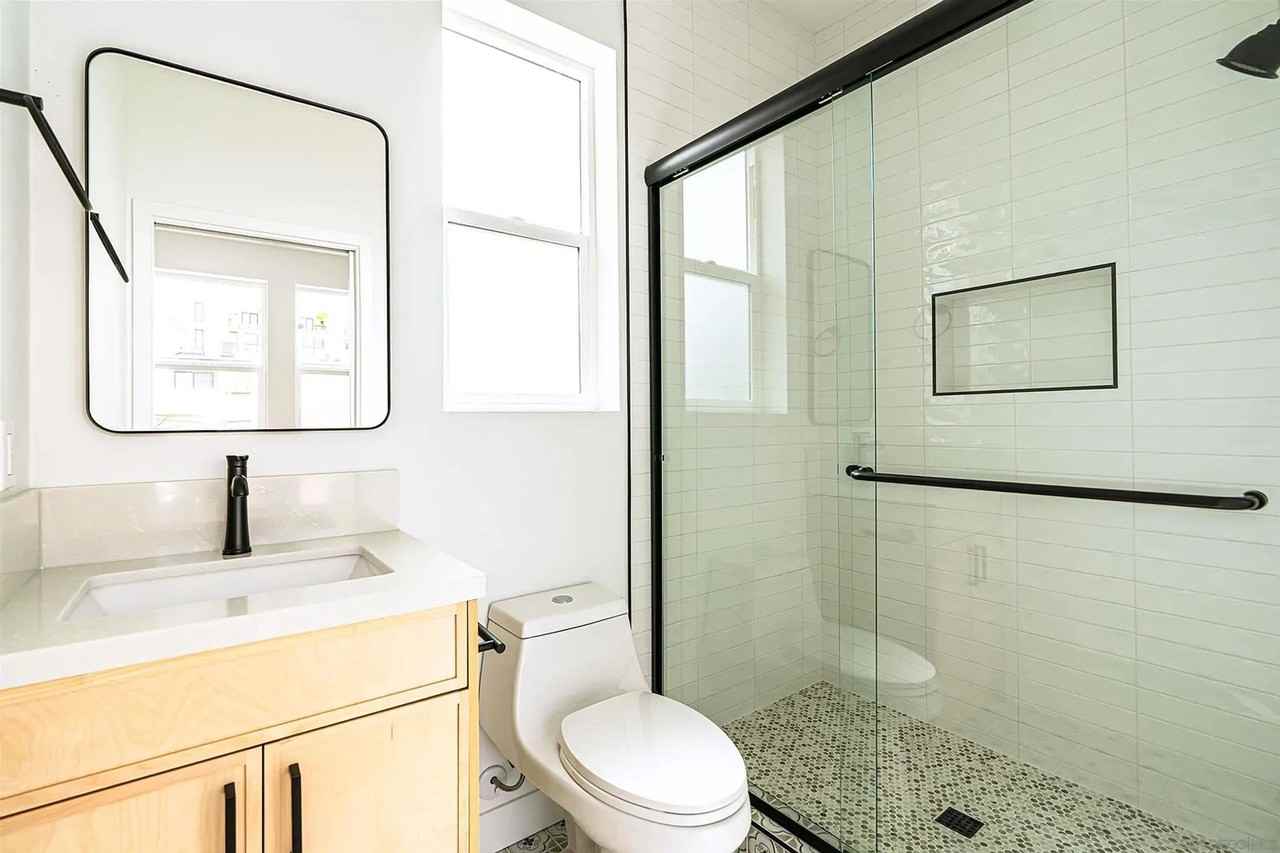 2945 B. St - Photo 7 of 10