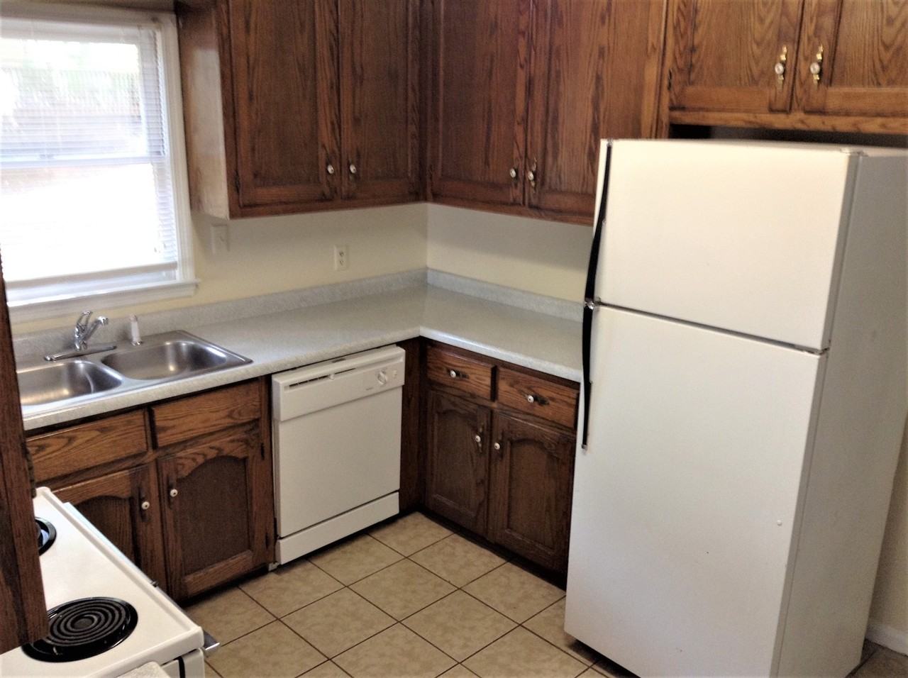 115 Hardin Dr - Photo 7 of 17