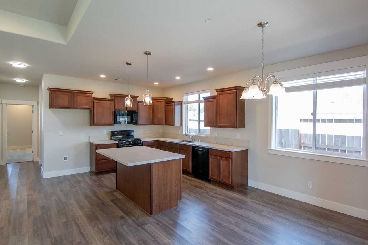 6073 Fallworth Dr - Photo 3 of 24