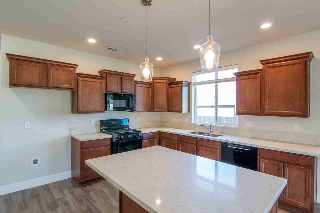 6073 Fallworth Dr - Photo 4 of 24