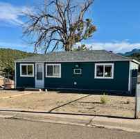 featured image of 520 E 6th St