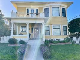 featured image of 2044 3rd Ave