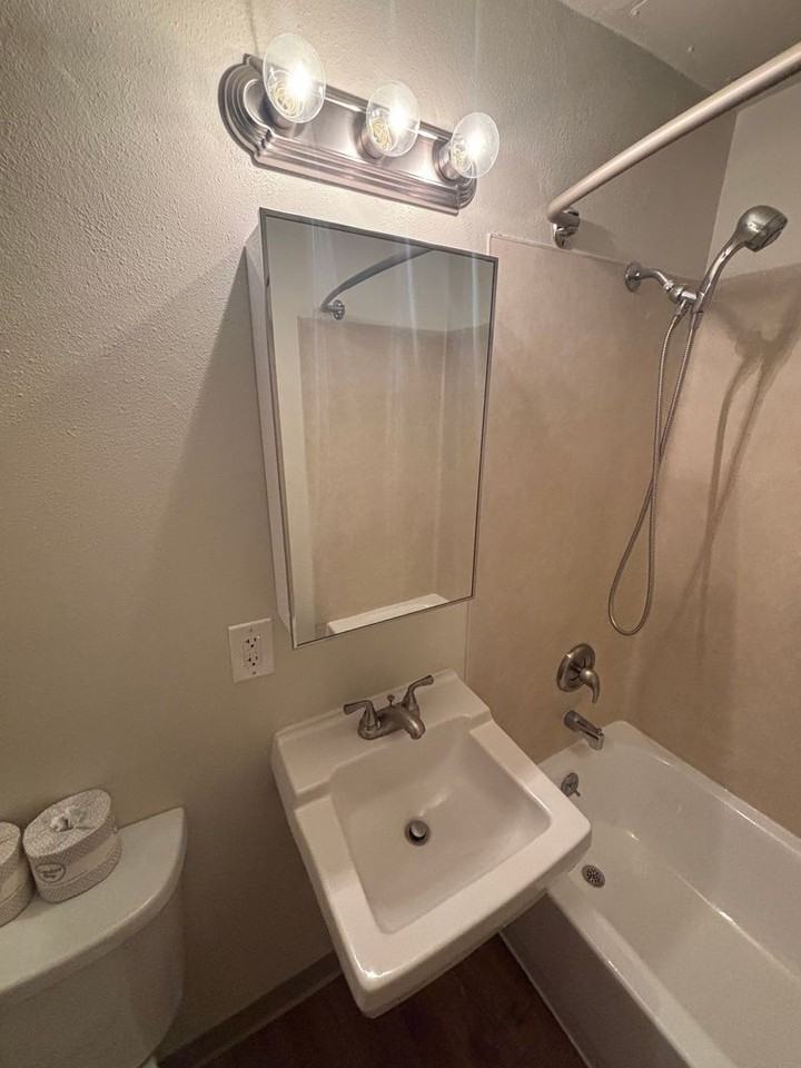 Dolphin Apartments - Photo 4 of 17