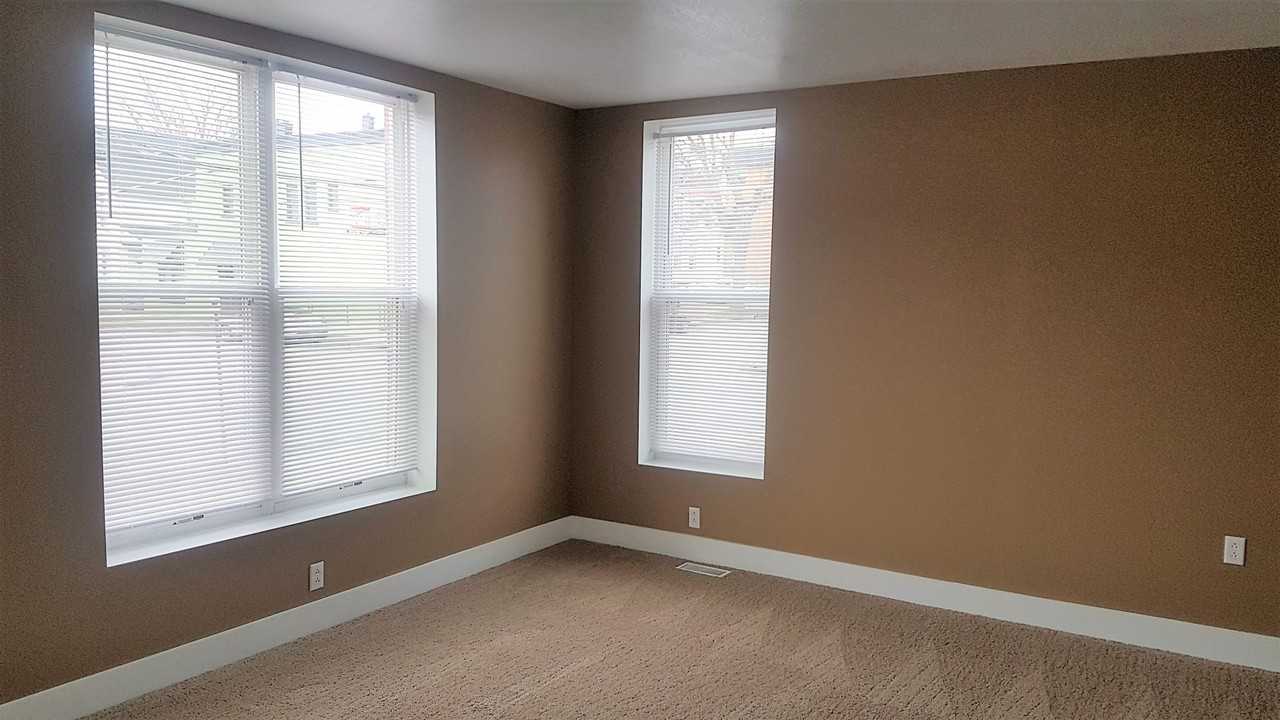 301w8th - Photo 6 of 42