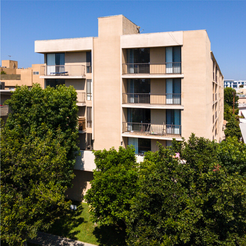 Hidden Gem in Beautiful Beverly Hills and West Hollywood - Photo 3 of 15