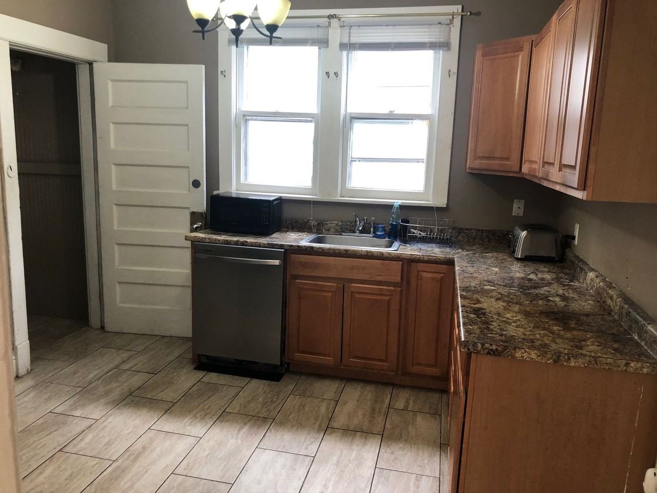 4157 Cuming St - Photo 5 of 20