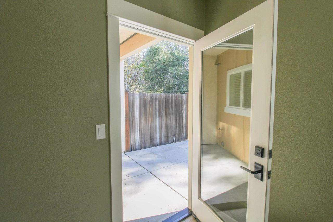 317 Creekview Way - Photo 6 of 22