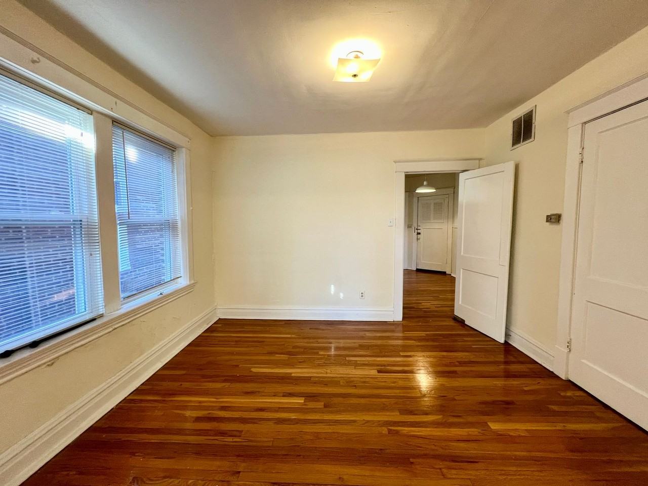 911 Saint Rita Avenue - Photo 5 of 18