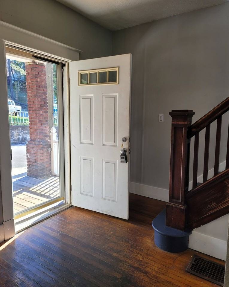 2407 Maple Ave - Photo 4 of 14