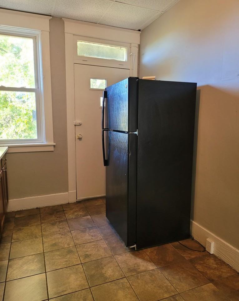 2407 Maple Ave - Photo 3 of 14