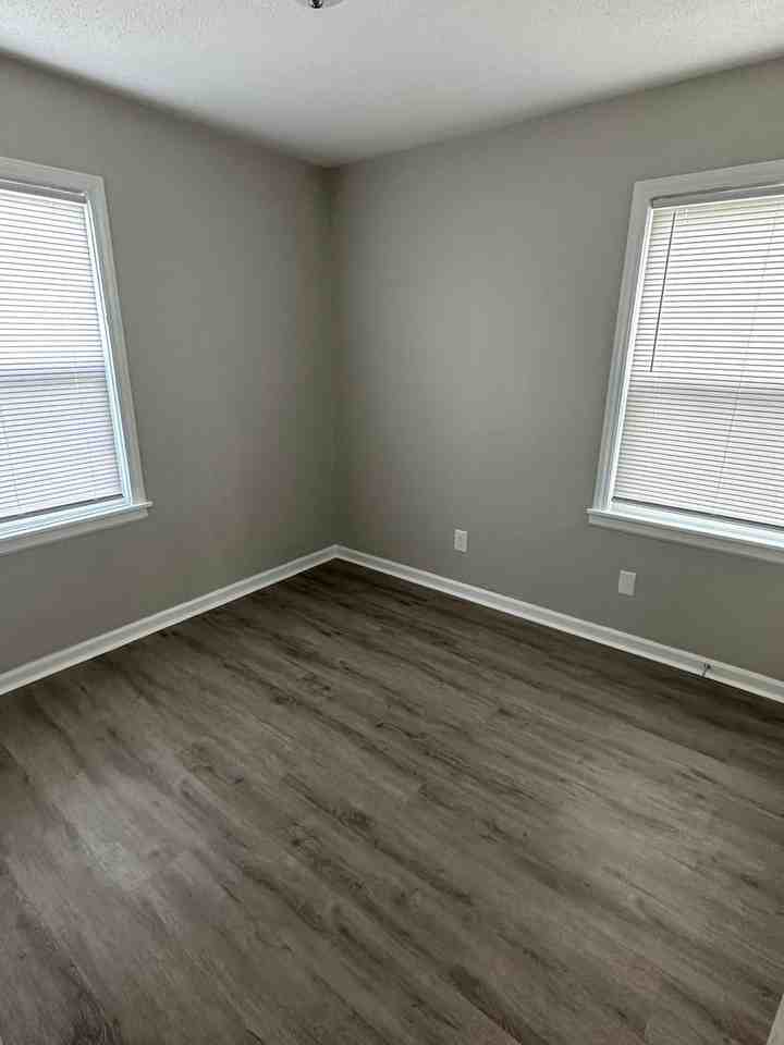 5616 E 101st Ter - Photo 4 of 7