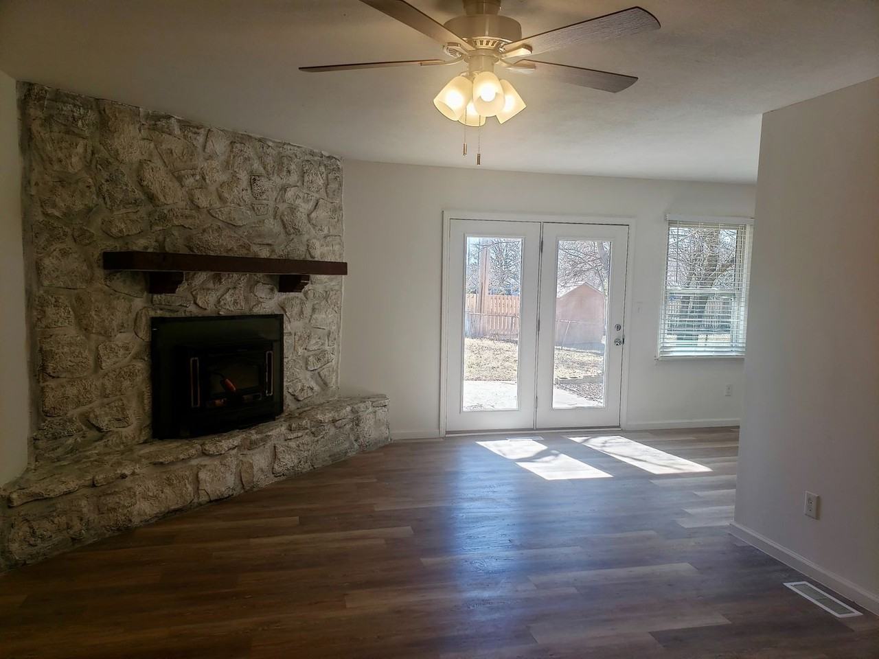 1424 E Hanover St - Photo 2 of 20