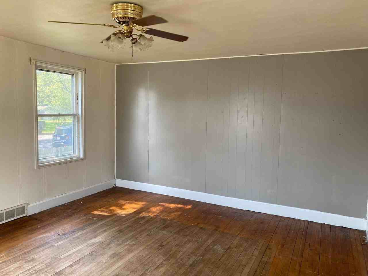 1204 Townline Rd - Photo 3 of 19