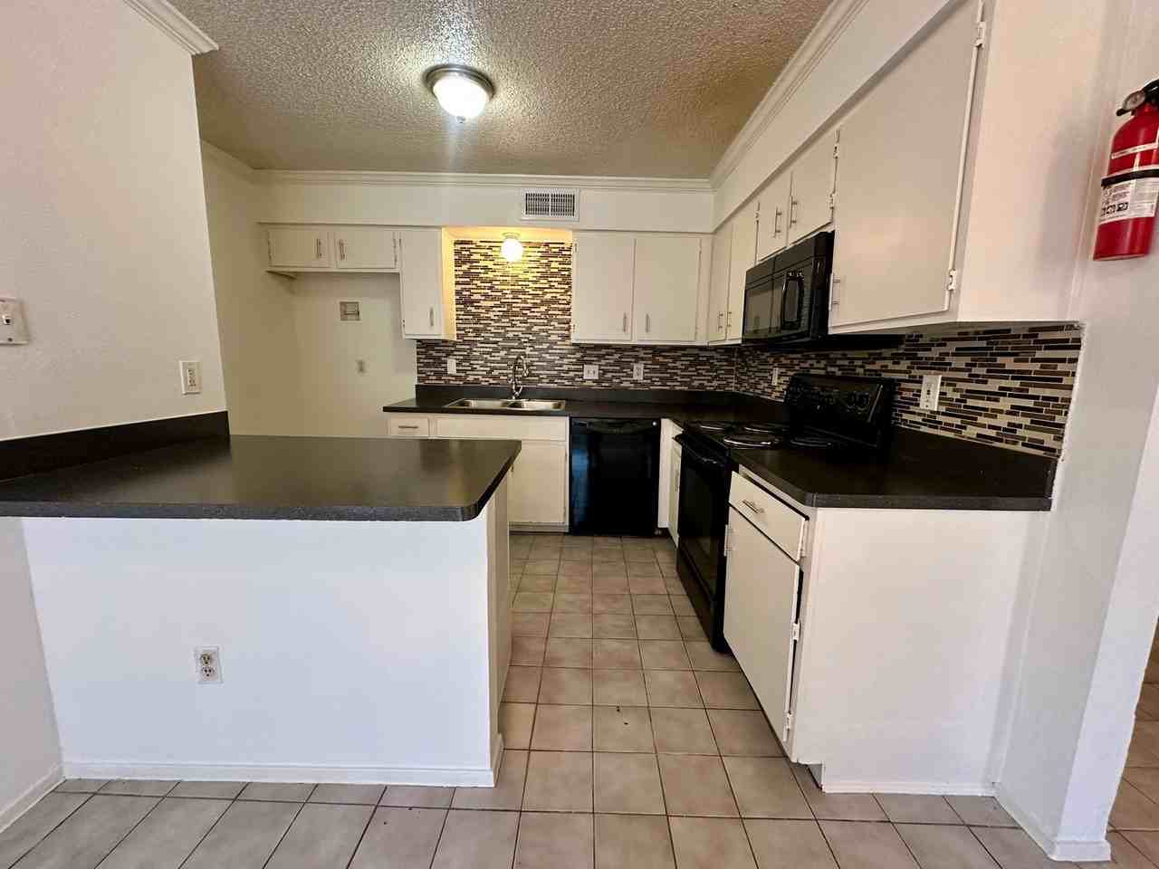 11506 Meadow Pines Court #B - Photo 5 of 16