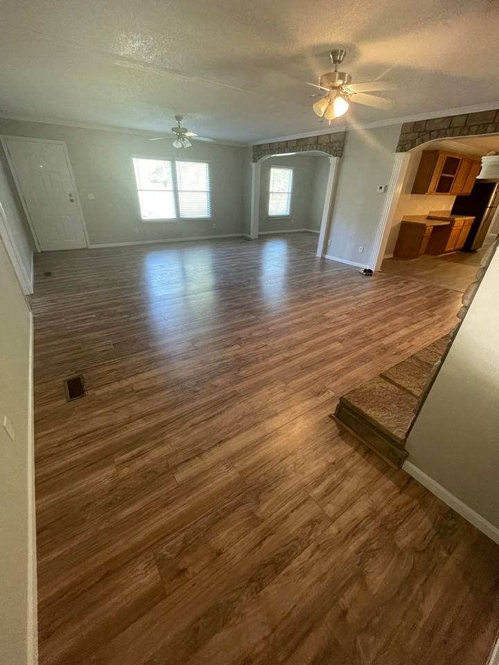 127 Dennig Dr - Photo 2 of 21